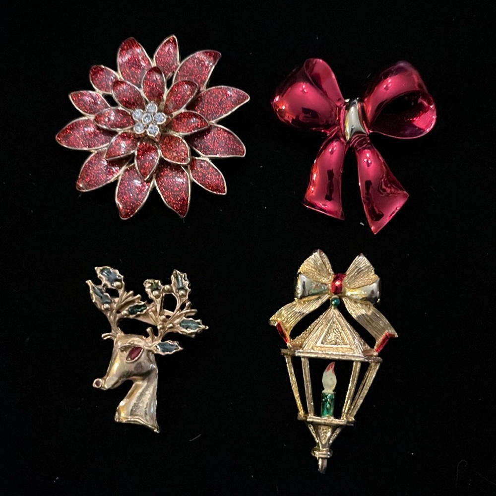 Christmas Brooch Lot of Four Poinsettia Bow Reindeer Lamp